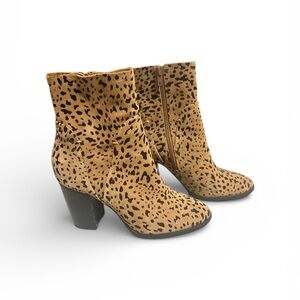 Gibson Latimer Tan and Black Ankle Booties